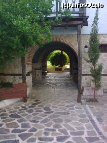 [P67] O alee interioară, spre recepţie.. » foto by Aeerdna*
 - 
<span class="allrVoted glyphicon glyphicon-heart hidden" id="av217125"></span>
<a class="m-l-10 hidden" id="sv217125" onclick="voting_Foto_DelVot(,217125,7150)" role="button">șterge vot <span class="glyphicon glyphicon-remove"></span></a>
<a id="v9217125" class=" c-red"  onclick="voting_Foto_SetVot(217125)" role="button"><span class="glyphicon glyphicon-heart-empty"></span> <b>LIKE</b> = Votează poza</a> <img class="hidden"  id="f217125W9" src="/imagini/loader.gif" border="0" /><span class="AjErrMes hidden" id="e217125ErM"></span>