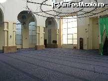 P04 [OCT-2007] Interiorul moscheei, era inchis cind am fost dar vazind ca ma uit un barbat a deschis si am fost invitat sa vizitez si interiorul.