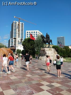 [P08] in piata centrala din Tirana-statuia lui Skanderberg » foto by nela b
 - 
<span class="allrVoted glyphicon glyphicon-heart hidden" id="av1494421"></span>
<a class="m-l-10 hidden" id="sv1494421" onclick="voting_Foto_DelVot(,1494421,7202)" role="button">șterge vot <span class="glyphicon glyphicon-remove"></span></a>
<a id="v91494421" class=" c-red"  onclick="voting_Foto_SetVot(1494421)" role="button"><span class="glyphicon glyphicon-heart-empty"></span> <b>LIKE</b> = Votează poza</a> <img class="hidden"  id="f1494421W9" src="/imagini/loader.gif" border="0" /><span class="AjErrMes hidden" id="e1494421ErM"></span>