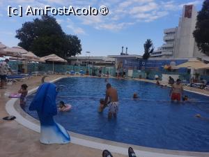 [P37] Marea atractie: piscina » foto by Teodor17
 - 
<span class="allrVoted glyphicon glyphicon-heart hidden" id="av1440172"></span>
<a class="m-l-10 hidden" id="sv1440172" onclick="voting_Foto_DelVot(,1440172,7216)" role="button">șterge vot <span class="glyphicon glyphicon-remove"></span></a>
<a id="v91440172" class=" c-red"  onclick="voting_Foto_SetVot(1440172)" role="button"><span class="glyphicon glyphicon-heart-empty"></span> <b>LIKE</b> = Votează poza</a> <img class="hidden"  id="f1440172W9" src="/imagini/loader.gif" border="0" /><span class="AjErrMes hidden" id="e1440172ErM"></span>