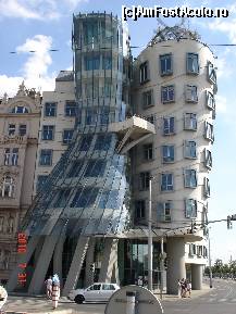 [P14] Dancing House! » foto by andromeda
 - 
<span class="allrVoted glyphicon glyphicon-heart hidden" id="av135159"></span>
<a class="m-l-10 hidden" id="sv135159" onclick="voting_Foto_DelVot(,135159,7324)" role="button">șterge vot <span class="glyphicon glyphicon-remove"></span></a>
<a id="v9135159" class=" c-red"  onclick="voting_Foto_SetVot(135159)" role="button"><span class="glyphicon glyphicon-heart-empty"></span> <b>LIKE</b> = Votează poza</a> <img class="hidden"  id="f135159W9" src="/imagini/loader.gif" border="0" /><span class="AjErrMes hidden" id="e135159ErM"></span>