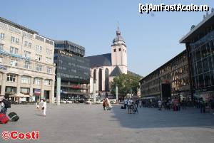 [P10] Bahnhofsvorplatz, piața din fața gării centrale din Köln.  » foto by Costi
 - 
<span class="allrVoted glyphicon glyphicon-heart hidden" id="av547636"></span>
<a class="m-l-10 hidden" id="sv547636" onclick="voting_Foto_DelVot(,547636,7498)" role="button">șterge vot <span class="glyphicon glyphicon-remove"></span></a>
<a id="v9547636" class=" c-red"  onclick="voting_Foto_SetVot(547636)" role="button"><span class="glyphicon glyphicon-heart-empty"></span> <b>LIKE</b> = Votează poza</a> <img class="hidden"  id="f547636W9" src="/imagini/loader.gif" border="0" /><span class="AjErrMes hidden" id="e547636ErM"></span>