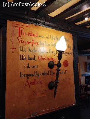 [P01] Inscripţii cu amănunte istorice pe pereţii superbului pub din Glastonbury  » foto by Marius 72
 - 
<span class="allrVoted glyphicon glyphicon-heart hidden" id="av1505846"></span>
<a class="m-l-10 hidden" id="sv1505846" onclick="voting_Foto_DelVot(,1505846,7515)" role="button">șterge vot <span class="glyphicon glyphicon-remove"></span></a>
<a id="v91505846" class=" c-red"  onclick="voting_Foto_SetVot(1505846)" role="button"><span class="glyphicon glyphicon-heart-empty"></span> <b>LIKE</b> = Votează poza</a> <img class="hidden"  id="f1505846W9" src="/imagini/loader.gif" border="0" /><span class="AjErrMes hidden" id="e1505846ErM"></span>