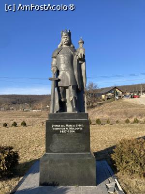 [P55] Statuie cu Stefan la intrare în mănăstire » foto by aurora56
 - 
<span class="allrVoted glyphicon glyphicon-heart hidden" id="av1521115"></span>
<a class="m-l-10 hidden" id="sv1521115" onclick="voting_Foto_DelVot(,1521115,7530)" role="button">șterge vot <span class="glyphicon glyphicon-remove"></span></a>
<a id="v91521115" class=" c-red"  onclick="voting_Foto_SetVot(1521115)" role="button"><span class="glyphicon glyphicon-heart-empty"></span> <b>LIKE</b> = Votează poza</a> <img class="hidden"  id="f1521115W9" src="/imagini/loader.gif" border="0" /><span class="AjErrMes hidden" id="e1521115ErM"></span>