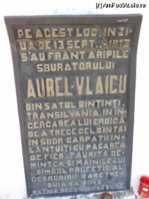 [P17] Banesti-Campina - Inscriptia de la Monumentul Aurel Vlaicu.  » foto by iulianic
 - 
<span class="allrVoted glyphicon glyphicon-heart hidden" id="av339774"></span>
<a class="m-l-10 hidden" id="sv339774" onclick="voting_Foto_DelVot(,339774,7539)" role="button">șterge vot <span class="glyphicon glyphicon-remove"></span></a>
<a id="v9339774" class=" c-red"  onclick="voting_Foto_SetVot(339774)" role="button"><span class="glyphicon glyphicon-heart-empty"></span> <b>LIKE</b> = Votează poza</a> <img class="hidden"  id="f339774W9" src="/imagini/loader.gif" border="0" /><span class="AjErrMes hidden" id="e339774ErM"></span>