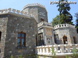 P02 [JUL-2012] Campina - Castelul Iulia Hasdeu, ziduri de piatra si turnuri crenelate. 