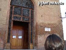 [P02] Siena-Basilica di Caterina di San Domenico - usa modesta prin care se intra » foto by Diaura*
 - 
<span class="allrVoted glyphicon glyphicon-heart hidden" id="av149198"></span>
<a class="m-l-10 hidden" id="sv149198" onclick="voting_Foto_DelVot(,149198,7576)" role="button">șterge vot <span class="glyphicon glyphicon-remove"></span></a>
<a id="v9149198" class=" c-red"  onclick="voting_Foto_SetVot(149198)" role="button"><span class="glyphicon glyphicon-heart-empty"></span> <b>LIKE</b> = Votează poza</a> <img class="hidden"  id="f149198W9" src="/imagini/loader.gif" border="0" /><span class="AjErrMes hidden" id="e149198ErM"></span>