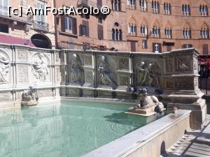 [P03] Fonte Gaia, fântâna decorată cu sculpturi din Piazza del Campo.  » foto by Aurici
 - 
<span class="allrVoted glyphicon glyphicon-heart hidden" id="av1089115"></span>
<a class="m-l-10 hidden" id="sv1089115" onclick="voting_Foto_DelVot(,1089115,7576)" role="button">șterge vot <span class="glyphicon glyphicon-remove"></span></a>
<a id="v91089115" class=" c-red"  onclick="voting_Foto_SetVot(1089115)" role="button"><span class="glyphicon glyphicon-heart-empty"></span> <b>LIKE</b> = Votează poza</a> <img class="hidden"  id="f1089115W9" src="/imagini/loader.gif" border="0" /><span class="AjErrMes hidden" id="e1089115ErM"></span>