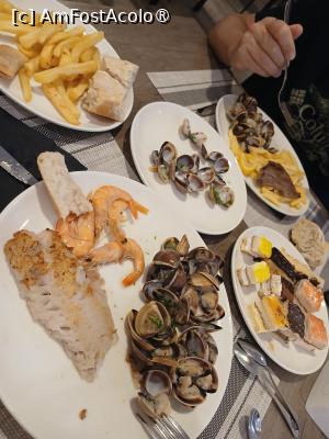[P03] La masa cina » foto by roxana25
 - 
<span class="allrVoted glyphicon glyphicon-heart hidden" id="av1503927"></span>
<a class="m-l-10 hidden" id="sv1503927" onclick="voting_Foto_DelVot(,1503927,7610)" role="button">șterge vot <span class="glyphicon glyphicon-remove"></span></a>
<a id="v91503927" class=" c-red"  onclick="voting_Foto_SetVot(1503927)" role="button"><span class="glyphicon glyphicon-heart-empty"></span> <b>LIKE</b> = Votează poza</a> <img class="hidden"  id="f1503927W9" src="/imagini/loader.gif" border="0" /><span class="AjErrMes hidden" id="e1503927ErM"></span>