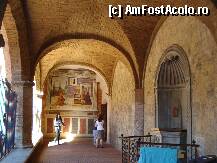 [P20] San Gimignano sau  Manhattan-ul medieval, intrarea in Palazzo Comunale. In dreapta una din fantanile private ale palatului. » foto by Diaura*
 - 
<span class="allrVoted glyphicon glyphicon-heart hidden" id="av144012"></span>
<a class="m-l-10 hidden" id="sv144012" onclick="voting_Foto_DelVot(,144012,7623)" role="button">șterge vot <span class="glyphicon glyphicon-remove"></span></a>
<a id="v9144012" class=" c-red"  onclick="voting_Foto_SetVot(144012)" role="button"><span class="glyphicon glyphicon-heart-empty"></span> <b>LIKE</b> = Votează poza</a> <img class="hidden"  id="f144012W9" src="/imagini/loader.gif" border="0" /><span class="AjErrMes hidden" id="e144012ErM"></span>