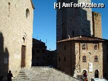 [P21] San Gimignano sau  Manhattan-ul medieval- Piazza del Duomo vazuta de pe  scara celui mai inalt turn » foto by Diaura*
 - 
<span class="allrVoted glyphicon glyphicon-heart hidden" id="av144013"></span>
<a class="m-l-10 hidden" id="sv144013" onclick="voting_Foto_DelVot(,144013,7623)" role="button">șterge vot <span class="glyphicon glyphicon-remove"></span></a>
<a id="v9144013" class=" c-red"  onclick="voting_Foto_SetVot(144013)" role="button"><span class="glyphicon glyphicon-heart-empty"></span> <b>LIKE</b> = Votează poza</a> <img class="hidden"  id="f144013W9" src="/imagini/loader.gif" border="0" /><span class="AjErrMes hidden" id="e144013ErM"></span>