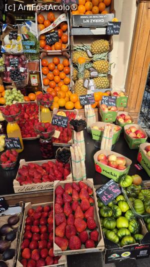 [P07] Paris - prin Montmartre - fructe » foto by ANILU
 - 
<span class="allrVoted glyphicon glyphicon-heart hidden" id="av1521363"></span>
<a class="m-l-10 hidden" id="sv1521363" onclick="voting_Foto_DelVot(,1521363,7779)" role="button">șterge vot <span class="glyphicon glyphicon-remove"></span></a>
<a id="v91521363" class=" c-red"  onclick="voting_Foto_SetVot(1521363)" role="button"><span class="glyphicon glyphicon-heart-empty"></span> <b>LIKE</b> = Votează poza</a> <img class="hidden"  id="f1521363W9" src="/imagini/loader.gif" border="0" /><span class="AjErrMes hidden" id="e1521363ErM"></span>