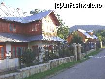 P21 [AUG-2010] Schitul Vovidenia - casele monahilor care locuiesc in schit