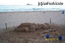 P22 [OCT-2010] Capodopera in nisip- era neterminata,peste cateva zile i se mai adaugase un personaj...