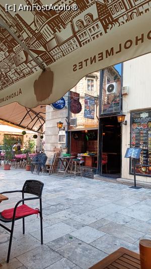 [P01] Intrare în Kelta Pub - vederede pe terasă (Piața Ferenciek). » foto by tata123 🔱
 - 
<span class="allrVoted glyphicon glyphicon-heart hidden" id="av1545854"></span>
<a class="m-l-10 hidden" id="sv1545854" onclick="voting_Foto_DelVot(,1545854,7866)" role="button">șterge vot <span class="glyphicon glyphicon-remove"></span></a>
<a id="v91545854" class=" c-red"  onclick="voting_Foto_SetVot(1545854)" role="button"><span class="glyphicon glyphicon-heart-empty"></span> <b>LIKE</b> = Votează poza</a> <img class="hidden"  id="f1545854W9" src="/imagini/loader.gif" border="0" /><span class="AjErrMes hidden" id="e1545854ErM"></span>
