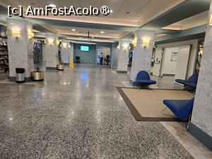 [P09] Zona de așteptare de la hotel » foto by Mirinda
 - 
<span class="allrVoted glyphicon glyphicon-heart hidden" id="av1512647"></span>
<a class="m-l-10 hidden" id="sv1512647" onclick="voting_Foto_DelVot(,1512647,7884)" role="button">șterge vot <span class="glyphicon glyphicon-remove"></span></a>
<a id="v91512647" class=" c-red"  onclick="voting_Foto_SetVot(1512647)" role="button"><span class="glyphicon glyphicon-heart-empty"></span> <b>LIKE</b> = Votează poza</a> <img class="hidden"  id="f1512647W9" src="/imagini/loader.gif" border="0" /><span class="AjErrMes hidden" id="e1512647ErM"></span>