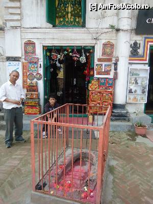 [P33] o piatra sfanta si in spatele ei un magazin cu mandale » foto by buterfly*
 - 
<span class="allrVoted glyphicon glyphicon-heart hidden" id="av508287"></span>
<a class="m-l-10 hidden" id="sv508287" onclick="voting_Foto_DelVot(,508287,7929)" role="button">șterge vot <span class="glyphicon glyphicon-remove"></span></a>
<a id="v9508287" class=" c-red"  onclick="voting_Foto_SetVot(508287)" role="button"><span class="glyphicon glyphicon-heart-empty"></span> <b>LIKE</b> = Votează poza</a> <img class="hidden"  id="f508287W9" src="/imagini/loader.gif" border="0" /><span class="AjErrMes hidden" id="e508287ErM"></span>