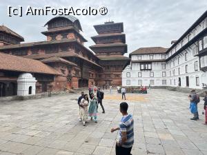 [P21] Hanuman Dhoka – palatul regal » foto by Mika
 - 
<span class="allrVoted glyphicon glyphicon-heart hidden" id="av1507294"></span>
<a class="m-l-10 hidden" id="sv1507294" onclick="voting_Foto_DelVot(,1507294,7929)" role="button">șterge vot <span class="glyphicon glyphicon-remove"></span></a>
<a id="v91507294" class=" c-red"  onclick="voting_Foto_SetVot(1507294)" role="button"><span class="glyphicon glyphicon-heart-empty"></span> <b>LIKE</b> = Votează poza</a> <img class="hidden"  id="f1507294W9" src="/imagini/loader.gif" border="0" /><span class="AjErrMes hidden" id="e1507294ErM"></span>