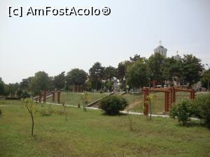 [P19] Parcul de pe faleza orașului. În depărtare se observă biserica nouă a mănăstirii ”Sfânta Maria” din Techirghiol.  » foto by Floryn81
 - 
<span class="allrVoted glyphicon glyphicon-heart hidden" id="av770694"></span>
<a class="m-l-10 hidden" id="sv770694" onclick="voting_Foto_DelVot(,770694,7935)" role="button">șterge vot <span class="glyphicon glyphicon-remove"></span></a>
<a id="v9770694" class=" c-red"  onclick="voting_Foto_SetVot(770694)" role="button"><span class="glyphicon glyphicon-heart-empty"></span> <b>LIKE</b> = Votează poza</a> <img class="hidden"  id="f770694W9" src="/imagini/loader.gif" border="0" /><span class="AjErrMes hidden" id="e770694ErM"></span>