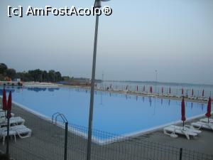 [P03] Piscina de lângă plaja publică de la Techirghiol, văzută la ceas de seară.  » foto by Floryn81
 - 
<span class="allrVoted glyphicon glyphicon-heart hidden" id="av770675"></span>
<a class="m-l-10 hidden" id="sv770675" onclick="voting_Foto_DelVot(,770675,7935)" role="button">șterge vot <span class="glyphicon glyphicon-remove"></span></a>
<a id="v9770675" class=" c-red"  onclick="voting_Foto_SetVot(770675)" role="button"><span class="glyphicon glyphicon-heart-empty"></span> <b>LIKE</b> = Votează poza</a> <img class="hidden"  id="f770675W9" src="/imagini/loader.gif" border="0" /><span class="AjErrMes hidden" id="e770675ErM"></span>