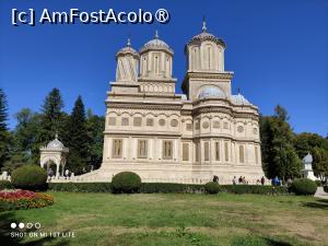 [P14] Curtea de Argeș - mănăstirea pe care eu o consider cea mai frumoasă din România » foto by Pușcașu Marin
 - 
<span class="allrVoted glyphicon glyphicon-heart hidden" id="av1448604"></span>
<a class="m-l-10 hidden" id="sv1448604" onclick="voting_Foto_DelVot(,1448604,7936)" role="button">șterge vot <span class="glyphicon glyphicon-remove"></span></a>
<a id="v91448604" class=" c-red"  onclick="voting_Foto_SetVot(1448604)" role="button"><span class="glyphicon glyphicon-heart-empty"></span> <b>LIKE</b> = Votează poza</a> <img class="hidden"  id="f1448604W9" src="/imagini/loader.gif" border="0" /><span class="AjErrMes hidden" id="e1448604ErM"></span>