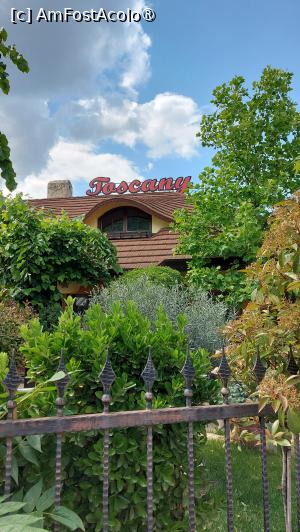 P01 [MAY-2024] Restaurant Toscany-cu numele pe acoperiș