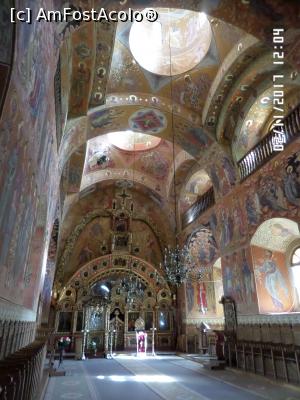 [P09] Interiorul luminos al bisericii, poziționarea amvonului te frapează » foto by Alina53
 - 
<span class="allrVoted glyphicon glyphicon-heart hidden" id="av940087"></span>
<a class="m-l-10 hidden" id="sv940087" onclick="voting_Foto_DelVot(,940087,7948)" role="button">șterge vot <span class="glyphicon glyphicon-remove"></span></a>
<a id="v9940087" class=" c-red"  onclick="voting_Foto_SetVot(940087)" role="button"><span class="glyphicon glyphicon-heart-empty"></span> <b>LIKE</b> = Votează poza</a> <img class="hidden"  id="f940087W9" src="/imagini/loader.gif" border="0" /><span class="AjErrMes hidden" id="e940087ErM"></span>
