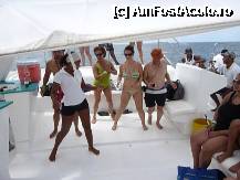 P08 [OCT-2011] dans pe catamaran an aplauzele publicului
