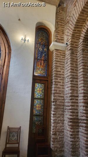 [P12] Stilul arhitectonic apartine perioadei bizantine, cu structura de bazilica in forma de cruce. 
Interiorul este decorat cu mozaicuri complexe si ornamente care prezinta motive florale si faunistice, tipice artei crestine timpurii. 
Sub stapanirea otomana, din secolul al XVI-lea, biserica a fost transformata in moschee, iar dupa eliberarea Bulgariei, biserica a fost restaurata si reconvertita in biserica, in secolul XX. » foto by geani anto
 - 
<span class="allrVoted glyphicon glyphicon-heart hidden" id="av1528031"></span>
<a class="m-l-10 hidden" id="sv1528031" onclick="voting_Foto_DelVot(,1528031,7987)" role="button">șterge vot <span class="glyphicon glyphicon-remove"></span></a>
<a id="v91528031" class=" c-red"  onclick="voting_Foto_SetVot(1528031)" role="button"><span class="glyphicon glyphicon-heart-empty"></span> <b>LIKE</b> = Votează poza</a> <img class="hidden"  id="f1528031W9" src="/imagini/loader.gif" border="0" /><span class="AjErrMes hidden" id="e1528031ErM"></span>