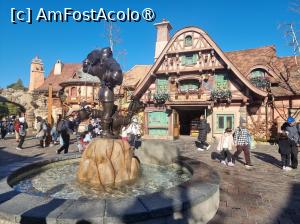[P60] Disneyland! » foto by DOINITA
 - 
<span class="allrVoted glyphicon glyphicon-heart hidden" id="av1478928"></span>
<a class="m-l-10 hidden" id="sv1478928" onclick="voting_Foto_DelVot(,1478928,7999)" role="button">șterge vot <span class="glyphicon glyphicon-remove"></span></a>
<a id="v91478928" class=" c-red"  onclick="voting_Foto_SetVot(1478928)" role="button"><span class="glyphicon glyphicon-heart-empty"></span> <b>LIKE</b> = Votează poza</a> <img class="hidden"  id="f1478928W9" src="/imagini/loader.gif" border="0" /><span class="AjErrMes hidden" id="e1478928ErM"></span>