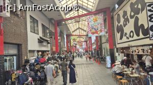 [P01] Asakusa este cartierul situat in partea de nord-est a orasului Tokyo, ce se intinde pe malurile joase ale raului Sumida. A fost mult timp in topul cartierelor de divertisment, inca de la inceputul perioadei Edo, trecand de la teatrul Kabuki la cinematografe, baruri, restaurante, in anii 1900. Bombardamentele din timpul celui de-al doilea razboi mondial au distrus o mare parte a cartierului, care si-a pierdut din importanta. » foto by geani anto
 - 
<span class="allrVoted glyphicon glyphicon-heart hidden" id="av1438272"></span>
<a class="m-l-10 hidden" id="sv1438272" onclick="voting_Foto_DelVot(,1438272,7999)" role="button">șterge vot <span class="glyphicon glyphicon-remove"></span></a>
<a id="v91438272" class=" c-red"  onclick="voting_Foto_SetVot(1438272)" role="button"><span class="glyphicon glyphicon-heart-empty"></span> <b>LIKE</b> = Votează poza</a> <img class="hidden"  id="f1438272W9" src="/imagini/loader.gif" border="0" /><span class="AjErrMes hidden" id="e1438272ErM"></span>