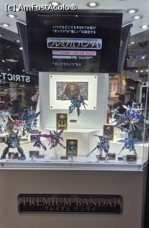 [P33] Am explorat si noi galeriile care prezinta modele istorice Gundam de-a lungul anilor si sectiunea „fabrica” ce prezinta unele dintre masinile si matritele folosite pentru realizarea modelelor. » foto by geani anto
 - 
<span class="allrVoted glyphicon glyphicon-heart hidden" id="av1439342"></span>
<a class="m-l-10 hidden" id="sv1439342" onclick="voting_Foto_DelVot(,1439342,7999)" role="button">șterge vot <span class="glyphicon glyphicon-remove"></span></a>
<a id="v91439342" class=" c-red"  onclick="voting_Foto_SetVot(1439342)" role="button"><span class="glyphicon glyphicon-heart-empty"></span> <b>LIKE</b> = Votează poza</a> <img class="hidden"  id="f1439342W9" src="/imagini/loader.gif" border="0" /><span class="AjErrMes hidden" id="e1439342ErM"></span>