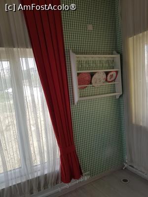 [P51] Ters Villa Side – în bucătărie » foto by nicole33
 - 
<span class="allrVoted glyphicon glyphicon-heart hidden" id="av1496699"></span>
<a class="m-l-10 hidden" id="sv1496699" onclick="voting_Foto_DelVot(,1496699,8053)" role="button">șterge vot <span class="glyphicon glyphicon-remove"></span></a>
<a id="v91496699" class=" c-red"  onclick="voting_Foto_SetVot(1496699)" role="button"><span class="glyphicon glyphicon-heart-empty"></span> <b>LIKE</b> = Votează poza</a> <img class="hidden"  id="f1496699W9" src="/imagini/loader.gif" border="0" /><span class="AjErrMes hidden" id="e1496699ErM"></span>