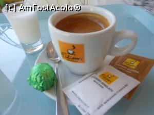 [P18] Pitești - Ciocolaterie-Cofetărie MAYORE. Cafea Espresso cu lapte, zahăr și bombonică. » foto by iulianic
 - 
<span class="allrVoted glyphicon glyphicon-heart hidden" id="av1376544"></span>
<a class="m-l-10 hidden" id="sv1376544" onclick="voting_Foto_DelVot(,1376544,8103)" role="button">șterge vot <span class="glyphicon glyphicon-remove"></span></a>
<a id="v91376544" class=" c-red"  onclick="voting_Foto_SetVot(1376544)" role="button"><span class="glyphicon glyphicon-heart-empty"></span> <b>LIKE</b> = Votează poza</a> <img class="hidden"  id="f1376544W9" src="/imagini/loader.gif" border="0" /><span class="AjErrMes hidden" id="e1376544ErM"></span>