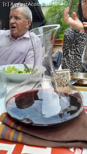 [P13] o carafa interesanta » foto by Yolanda
 - 
<span class="allrVoted glyphicon glyphicon-heart hidden" id="av1483562"></span>
<a class="m-l-10 hidden" id="sv1483562" onclick="voting_Foto_DelVot(,1483562,8103)" role="button">șterge vot <span class="glyphicon glyphicon-remove"></span></a>
<a id="v91483562" class=" c-red"  onclick="voting_Foto_SetVot(1483562)" role="button"><span class="glyphicon glyphicon-heart-empty"></span> <b>LIKE</b> = Votează poza</a> <img class="hidden"  id="f1483562W9" src="/imagini/loader.gif" border="0" /><span class="AjErrMes hidden" id="e1483562ErM"></span>