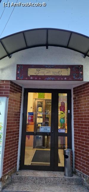 [P02] 2. Intrarea în restaurant. » foto by doinafil
 - 
<span class="allrVoted glyphicon glyphicon-heart hidden" id="av1506842"></span>
<a class="m-l-10 hidden" id="sv1506842" onclick="voting_Foto_DelVot(,1506842,8103)" role="button">șterge vot <span class="glyphicon glyphicon-remove"></span></a>
<a id="v91506842" class=" c-red"  onclick="voting_Foto_SetVot(1506842)" role="button"><span class="glyphicon glyphicon-heart-empty"></span> <b>LIKE</b> = Votează poza</a> <img class="hidden"  id="f1506842W9" src="/imagini/loader.gif" border="0" /><span class="AjErrMes hidden" id="e1506842ErM"></span>