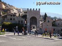 [P11] Assisi : Porta San Francesco » foto by mariana.olaru
 - 
<span class="allrVoted glyphicon glyphicon-heart hidden" id="av171658"></span>
<a class="m-l-10 hidden" id="sv171658" onclick="voting_Foto_DelVot(,171658,8154)" role="button">șterge vot <span class="glyphicon glyphicon-remove"></span></a>
<a id="v9171658" class=" c-red"  onclick="voting_Foto_SetVot(171658)" role="button"><span class="glyphicon glyphicon-heart-empty"></span> <b>LIKE</b> = Votează poza</a> <img class="hidden"  id="f171658W9" src="/imagini/loader.gif" border="0" /><span class="AjErrMes hidden" id="e171658ErM"></span>