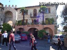 [P14] Assisi:Hotelul Windsor Savoia ,accesul spre recepție » foto by mariana.olaru
 - 
<span class="allrVoted glyphicon glyphicon-heart hidden" id="av171661"></span>
<a class="m-l-10 hidden" id="sv171661" onclick="voting_Foto_DelVot(,171661,8154)" role="button">șterge vot <span class="glyphicon glyphicon-remove"></span></a>
<a id="v9171661" class=" c-red"  onclick="voting_Foto_SetVot(171661)" role="button"><span class="glyphicon glyphicon-heart-empty"></span> <b>LIKE</b> = Votează poza</a> <img class="hidden"  id="f171661W9" src="/imagini/loader.gif" border="0" /><span class="AjErrMes hidden" id="e171661ErM"></span>