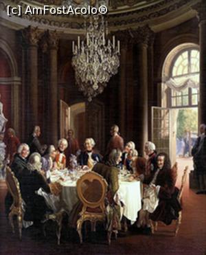 [P45] 36 -  Sala de marmură , ovală , este sala principală de recepție a palatului. În partea stângă, în haina violet, stă Voltaire ; Ceilalți invitați sunt Casanova și Marquis. » foto by doinafil <span class="label label-default labelC_thin small">NEVOTABILĂ</span>