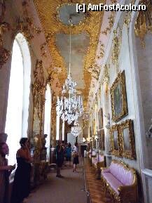 P26 [AUG-2010] Galeria palatului Sans Souci bogat ornamentată cu stucaturi aurite și tablouri semnate de mari maeștri ai vremii