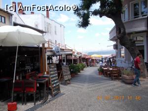 [P43] Strada cu micile magazine.  » foto by elviramvio
 - 
<span class="allrVoted glyphicon glyphicon-heart hidden" id="av884282"></span>
<a class="m-l-10 hidden" id="sv884282" onclick="voting_Foto_DelVot(,884282,8221)" role="button">șterge vot <span class="glyphicon glyphicon-remove"></span></a>
<a id="v9884282" class=" c-red"  onclick="voting_Foto_SetVot(884282)" role="button"><span class="glyphicon glyphicon-heart-empty"></span> <b>LIKE</b> = Votează poza</a> <img class="hidden"  id="f884282W9" src="/imagini/loader.gif" border="0" /><span class="AjErrMes hidden" id="e884282ErM"></span>