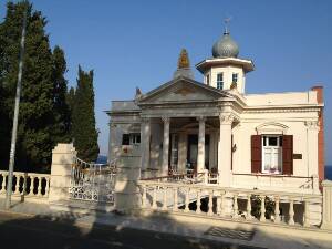 [P13] The house with the eye (masonic symbols) - 1904 greek style » foto by vioricanik
 - 
<span class="allrVoted glyphicon glyphicon-heart hidden" id="av538069"></span>
<a class="m-l-10 hidden" id="sv538069" onclick="voting_Foto_DelVot(,538069,8221)" role="button">șterge vot <span class="glyphicon glyphicon-remove"></span></a>
<a id="v9538069" class=" c-red"  onclick="voting_Foto_SetVot(538069)" role="button"><span class="glyphicon glyphicon-heart-empty"></span> <b>LIKE</b> = Votează poza</a> <img class="hidden"  id="f538069W9" src="/imagini/loader.gif" border="0" /><span class="AjErrMes hidden" id="e538069ErM"></span>