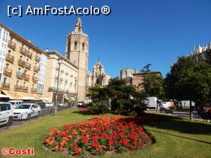 [P14] Plaça de la Reina, Valencia; în centru, <p> turnul Micalet.  » foto by Costi
 - 
<span class="allrVoted glyphicon glyphicon-heart hidden" id="av926975"></span>
<a class="m-l-10 hidden" id="sv926975" onclick="voting_Foto_DelVot(,926975,8268)" role="button">șterge vot <span class="glyphicon glyphicon-remove"></span></a>
<a id="v9926975" class=" c-red"  onclick="voting_Foto_SetVot(926975)" role="button"><span class="glyphicon glyphicon-heart-empty"></span> <b>LIKE</b> = Votează poza</a> <img class="hidden"  id="f926975W9" src="/imagini/loader.gif" border="0" /><span class="AjErrMes hidden" id="e926975ErM"></span>