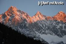 P11 [JAN-2011] Rasarit de soare pe masivul Hoher Dachstein , vazut din fata pensiunii Zeferer
