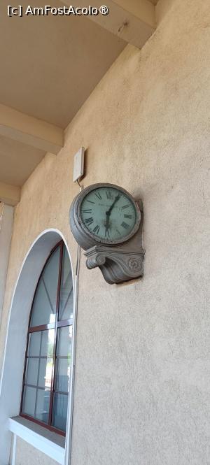[P02] Ceas - Gara Giurgiu. » foto by tata123 🔱
 - 
<span class="allrVoted glyphicon glyphicon-heart hidden" id="av1530880"></span>
<a class="m-l-10 hidden" id="sv1530880" onclick="voting_Foto_DelVot(,1530880,8317)" role="button">șterge vot <span class="glyphicon glyphicon-remove"></span></a>
<a id="v91530880" class=" c-red"  onclick="voting_Foto_SetVot(1530880)" role="button"><span class="glyphicon glyphicon-heart-empty"></span> <b>LIKE</b> = Votează poza</a> <img class="hidden"  id="f1530880W9" src="/imagini/loader.gif" border="0" /><span class="AjErrMes hidden" id="e1530880ErM"></span>
