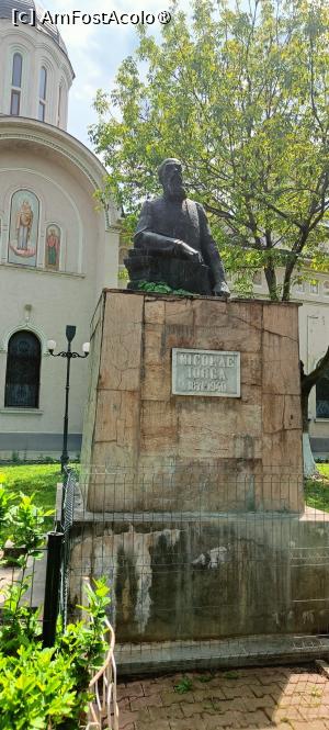 [P31] Bust Nicolae Iorga - lângă Catedrală. » foto by tata123 🔱
 - 
<span class="allrVoted glyphicon glyphicon-heart hidden" id="av1530909"></span>
<a class="m-l-10 hidden" id="sv1530909" onclick="voting_Foto_DelVot(,1530909,8317)" role="button">șterge vot <span class="glyphicon glyphicon-remove"></span></a>
<a id="v91530909" class=" c-red"  onclick="voting_Foto_SetVot(1530909)" role="button"><span class="glyphicon glyphicon-heart-empty"></span> <b>LIKE</b> = Votează poza</a> <img class="hidden"  id="f1530909W9" src="/imagini/loader.gif" border="0" /><span class="AjErrMes hidden" id="e1530909ErM"></span>