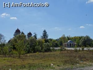 [P02] Biserica „Sf. Ilie” și capela în care se află Crucea lui Șerban Cantacuzino (1682) - localitatea Crucea de Piatră.  » foto by tata123 🔱
 - 
<span class="allrVoted glyphicon glyphicon-heart hidden" id="av1021310"></span>
<a class="m-l-10 hidden" id="sv1021310" onclick="voting_Foto_DelVot(,1021310,8317)" role="button">șterge vot <span class="glyphicon glyphicon-remove"></span></a>
<a id="v91021310" class=" c-red"  onclick="voting_Foto_SetVot(1021310)" role="button"><span class="glyphicon glyphicon-heart-empty"></span> <b>LIKE</b> = Votează poza</a> <img class="hidden"  id="f1021310W9" src="/imagini/loader.gif" border="0" /><span class="AjErrMes hidden" id="e1021310ErM"></span>