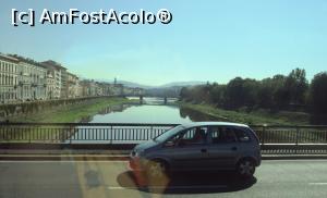 [P18] Traversând Florenţa cu shuttle busul, în drum spre Siena: Arno văzut de pe Ponte Amerigo Vespucci.  » foto by Carmen Ion
 - 
<span class="allrVoted glyphicon glyphicon-heart hidden" id="av808513"></span>
<a class="m-l-10 hidden" id="sv808513" onclick="voting_Foto_DelVot(,808513,8341)" role="button">șterge vot <span class="glyphicon glyphicon-remove"></span></a>
<a id="v9808513" class=" c-red"  onclick="voting_Foto_SetVot(808513)" role="button"><span class="glyphicon glyphicon-heart-empty"></span> <b>LIKE</b> = Votează poza</a> <img class="hidden"  id="f808513W9" src="/imagini/loader.gif" border="0" /><span class="AjErrMes hidden" id="e808513ErM"></span>