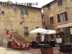 [P17] Piazza di Canonica, în faţă la Taverna Milleluci.  » foto by Carmen Ion
 - 
<span class="allrVoted glyphicon glyphicon-heart hidden" id="av812368"></span>
<a class="m-l-10 hidden" id="sv812368" onclick="voting_Foto_DelVot(,812368,8341)" role="button">șterge vot <span class="glyphicon glyphicon-remove"></span></a>
<a id="v9812368" class=" c-red"  onclick="voting_Foto_SetVot(812368)" role="button"><span class="glyphicon glyphicon-heart-empty"></span> <b>LIKE</b> = Votează poza</a> <img class="hidden"  id="f812368W9" src="/imagini/loader.gif" border="0" /><span class="AjErrMes hidden" id="e812368ErM"></span>