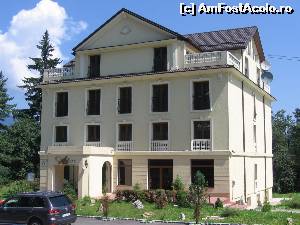 [P31] Hotelul Art Montana *** Predeal - Fotografie exterioara a hotelului, descarcata de pe net, intrucat eu nu aveam in dotare (oricum se vade ca e vara aici, da ? ). foto 1. » foto by vega06
 - 
<span class="allrVoted glyphicon glyphicon-heart hidden" id="av580931"></span>
<a class="m-l-10 hidden" id="sv580931" onclick="voting_Foto_DelVot(,580931,8383)" role="button">șterge vot <span class="glyphicon glyphicon-remove"></span></a>
<a id="v9580931" class=" c-red"  onclick="voting_Foto_SetVot(580931)" role="button"><span class="glyphicon glyphicon-heart-empty"></span> <b>LIKE</b> = Votează poza</a> <img class="hidden"  id="f580931W9" src="/imagini/loader.gif" border="0" /><span class="AjErrMes hidden" id="e580931ErM"></span>